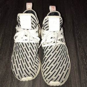 Adidas NMD XR1 zebra.